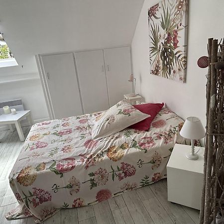 Le Cocon Rouge - Studio En Plein Centre Historique Lamballe Kültér fotó