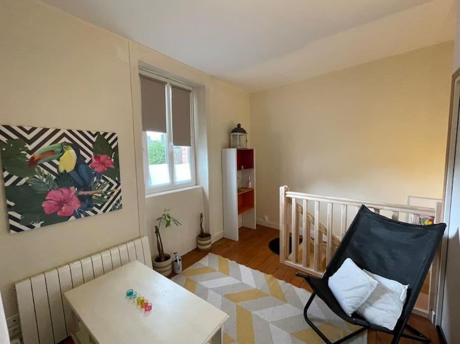 Le Cocon Rouge - Studio En Plein Centre Historique Lamballe Kültér fotó