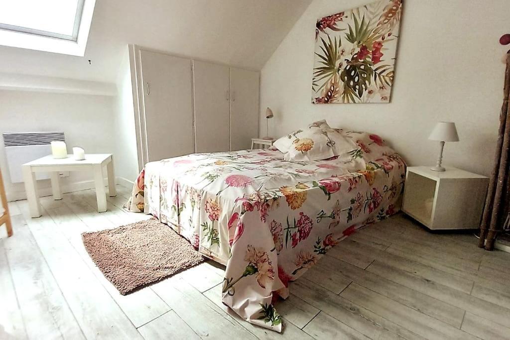 Le Cocon Rouge - Studio En Plein Centre Historique Lamballe Kültér fotó